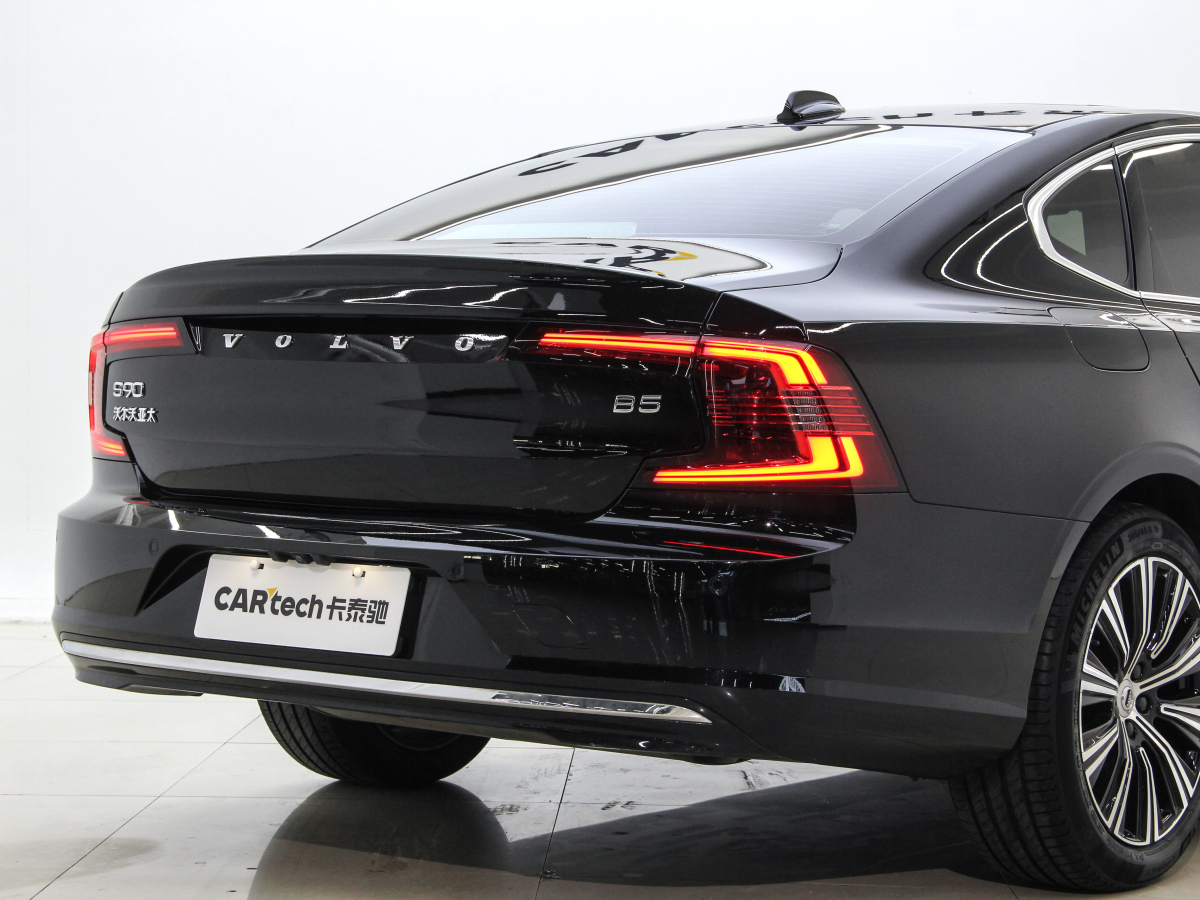 沃爾沃 S90  2022款 B5 智逸豪華版圖片