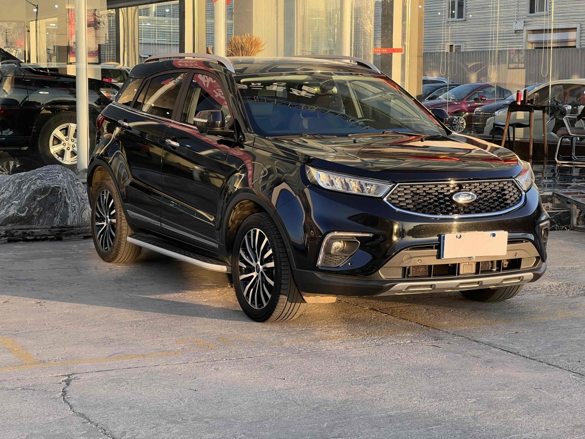 福特 領(lǐng)界  2019款 EcoBoost 145 CVT 48V尊領(lǐng)型 國VI圖片