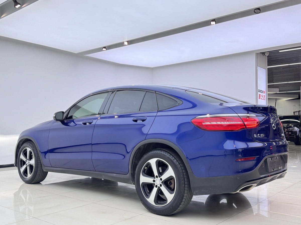 2018年1月奔馳 奔馳GLC  2023款 GLC 300 4MATIC 轎跑SUV