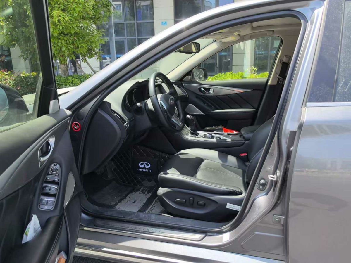 英菲尼迪 Q70  2019款 Q70L 2.0T 奢華版圖片