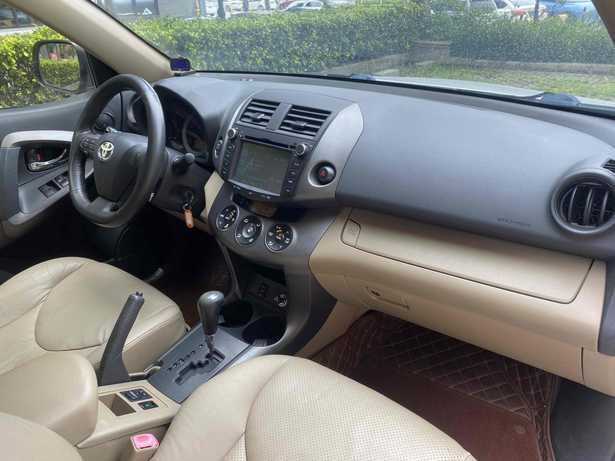 豐田 RAV4榮放  2012款 炫裝版 2.4L 自動四驅豪華圖片