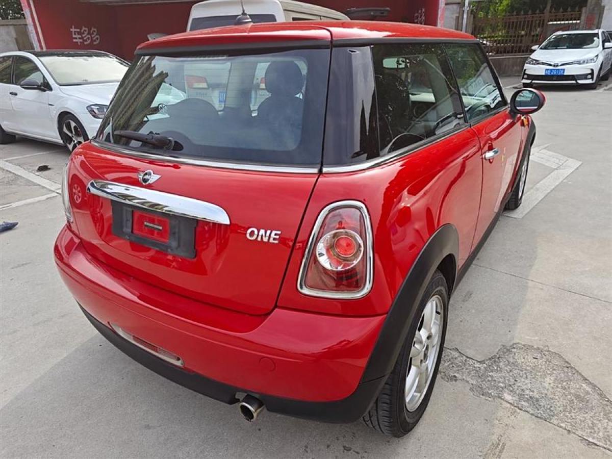 2012年5月MINI COUNTRYMAN  2011款 1.6L ONE