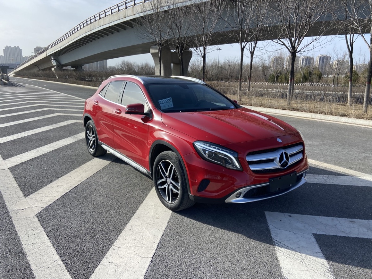 奔馳 奔馳GLA  2015款 GLA 220 4MATIC 時(shí)尚型圖片