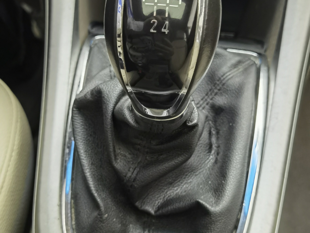 2011年4月别克 英朗  2010款 GT 1.6L 手动进取版