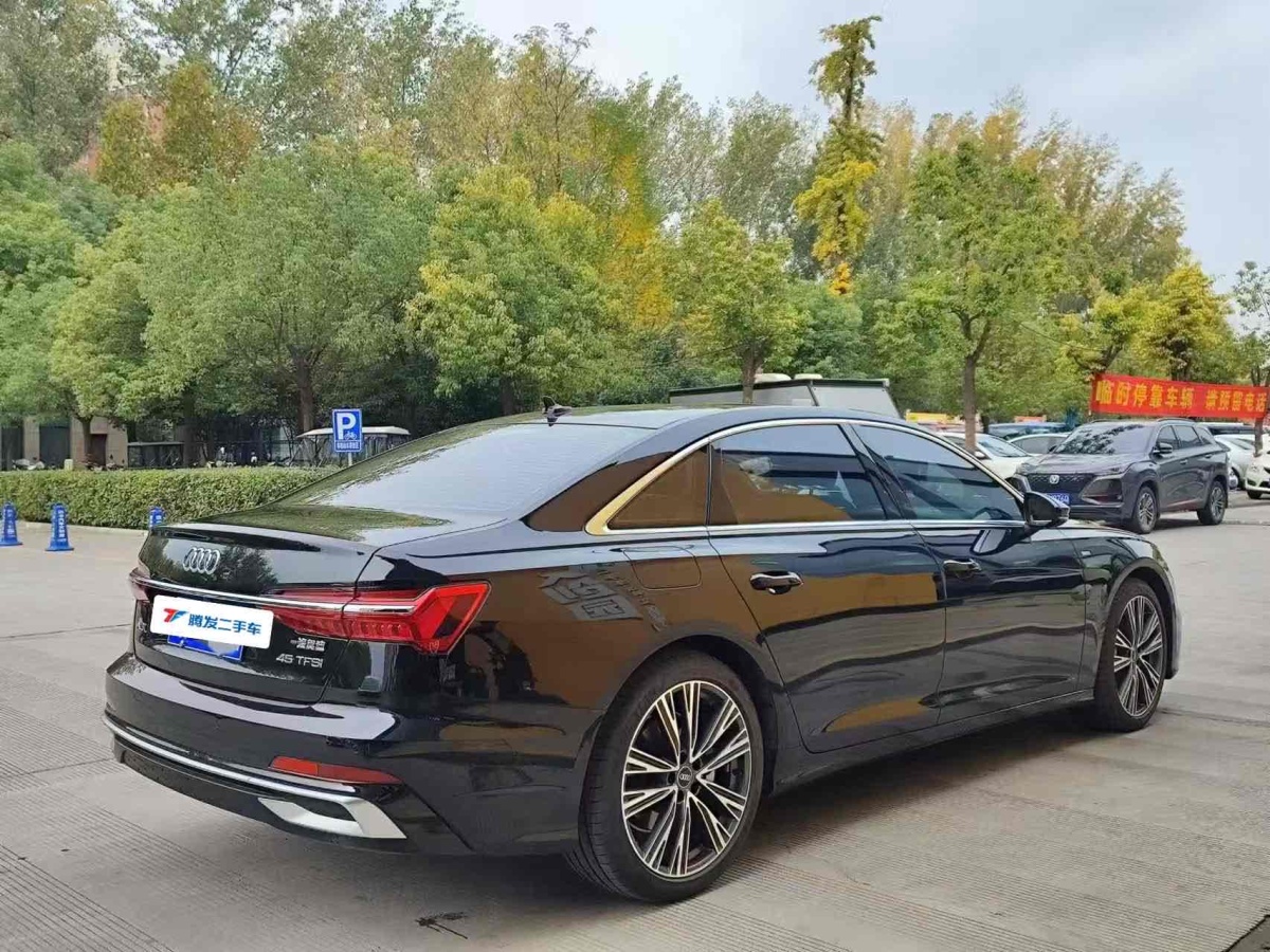 奧迪 奧迪A6L  2024款 45 TFSI 臻選動感型圖片