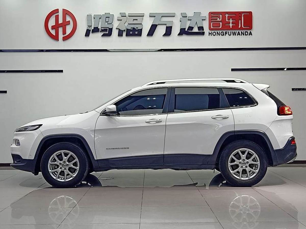 Jeep 自由光  2016款 2.4L 專業(yè)版圖片