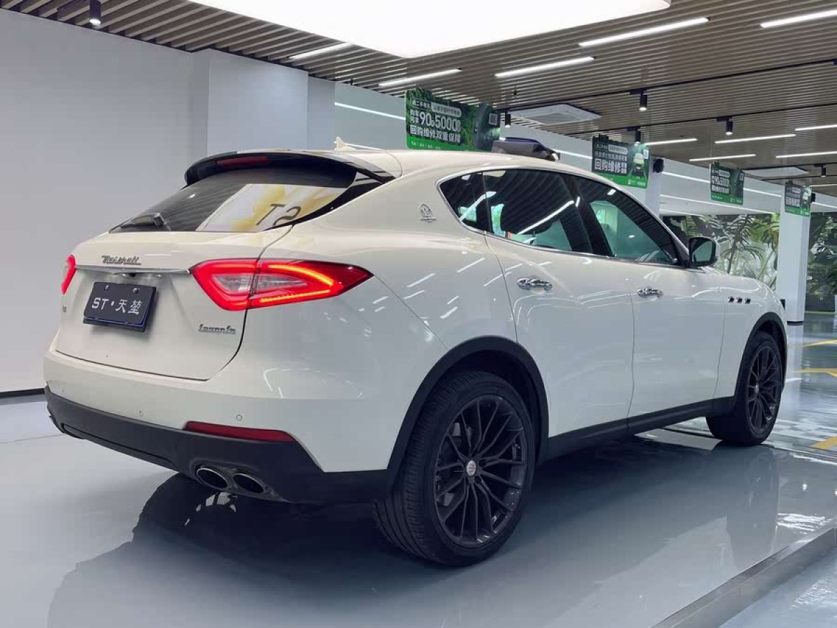 瑪莎拉蒂 Levante  2018款 3.0T 350Hp 標(biāo)準(zhǔn)版圖片