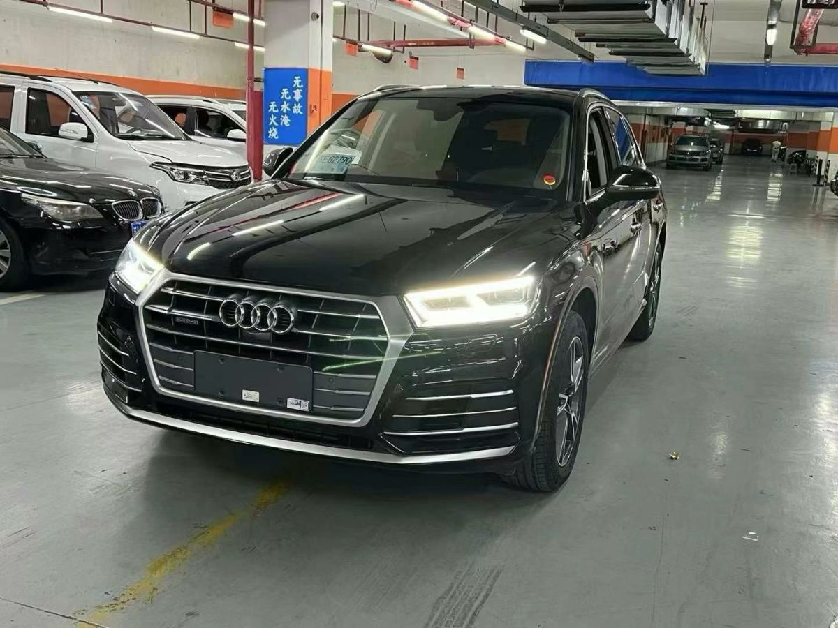 奧迪 奧迪Q5 e-tron  2022款 40 e-tron 星耀型 機甲套裝圖片