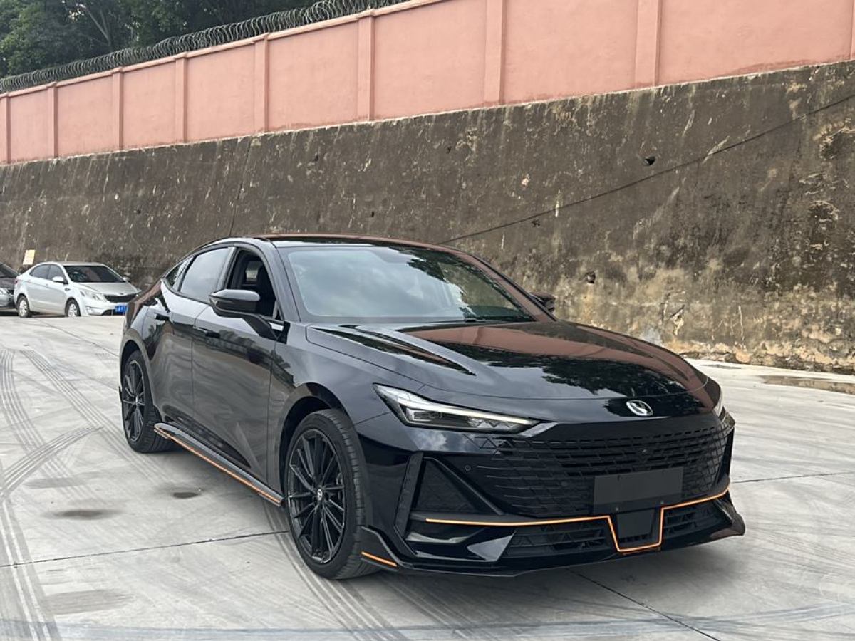 長(zhǎng)安 長(zhǎng)安UNI-V  2022款 1.5T 運(yùn)動(dòng)版圖片