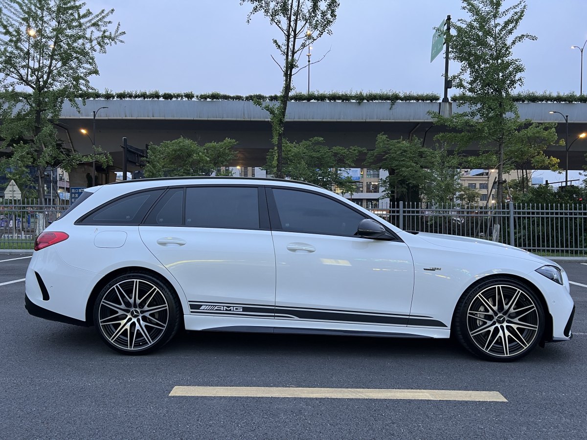 奔馳 奔馳C級(jí)AMG  2024款 AMG C 43 4MATIC 旅行轎車(chē) 特別版圖片
