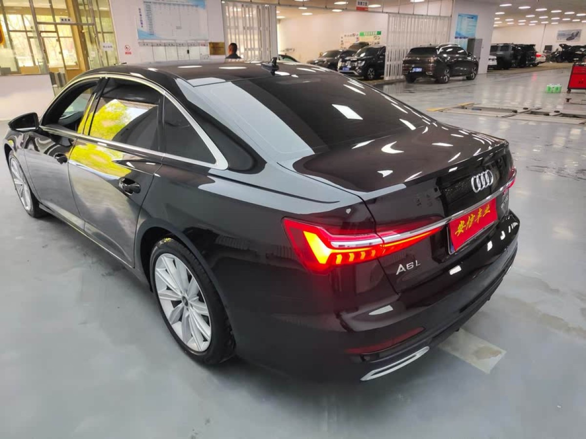 奧迪 奧迪A6L  2022款 45 TFSI quattro 臻選動(dòng)感型圖片