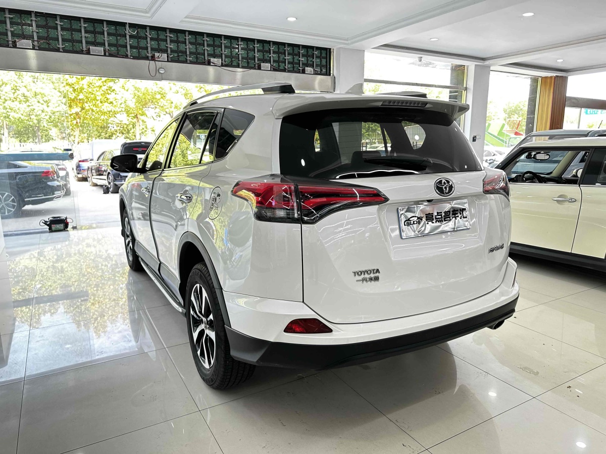 豐田 RAV4  2016款 榮放 2.0L CVT兩驅(qū)風(fēng)尚版圖片