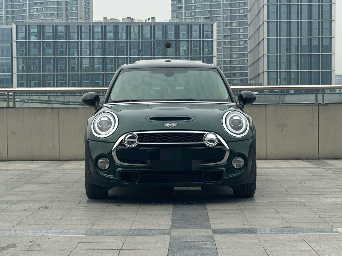 MINI MINI  2019款 2.0T COOPER S 經(jīng)典派 五門版圖片