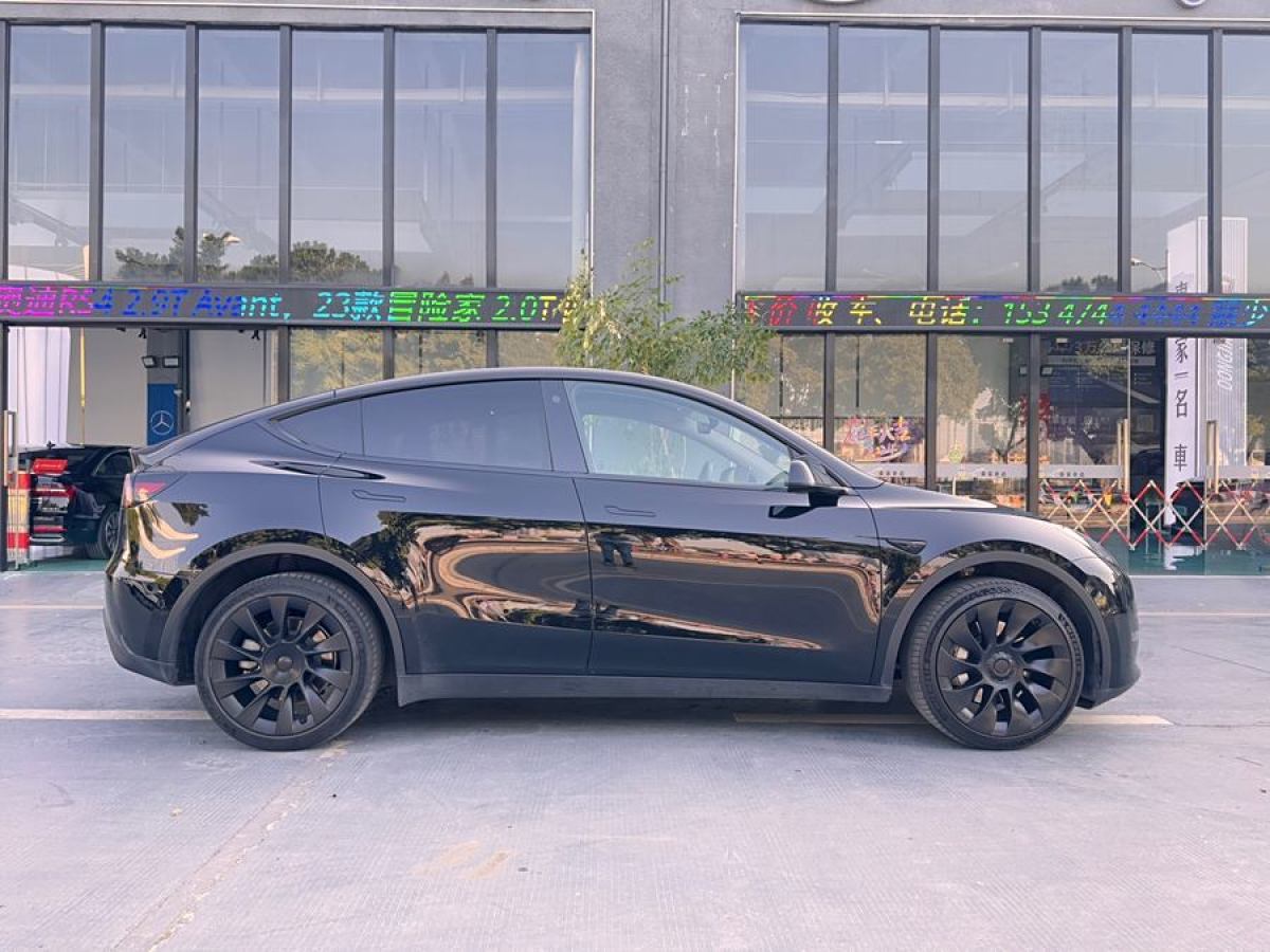 特斯拉 Model Y  2021款 長續(xù)航全輪驅(qū)動(dòng)版 3D7圖片