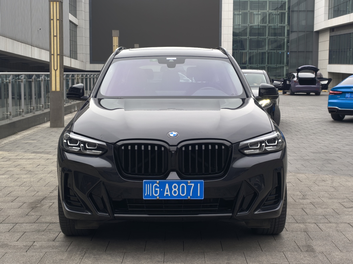 寶馬 寶馬X3  2022款 xDrive30i 領(lǐng)先型 M曜夜套裝圖片