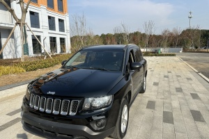 指南者 Jeep 2.0L 兩驅(qū)運(yùn)動(dòng)版