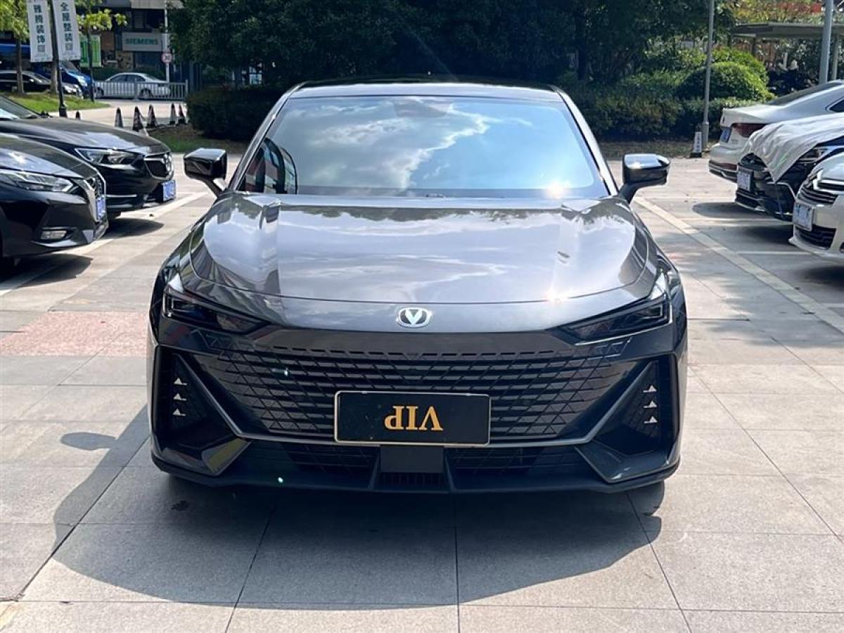 長安 長安UNI-V  2023款 1.5T 尊享型圖片