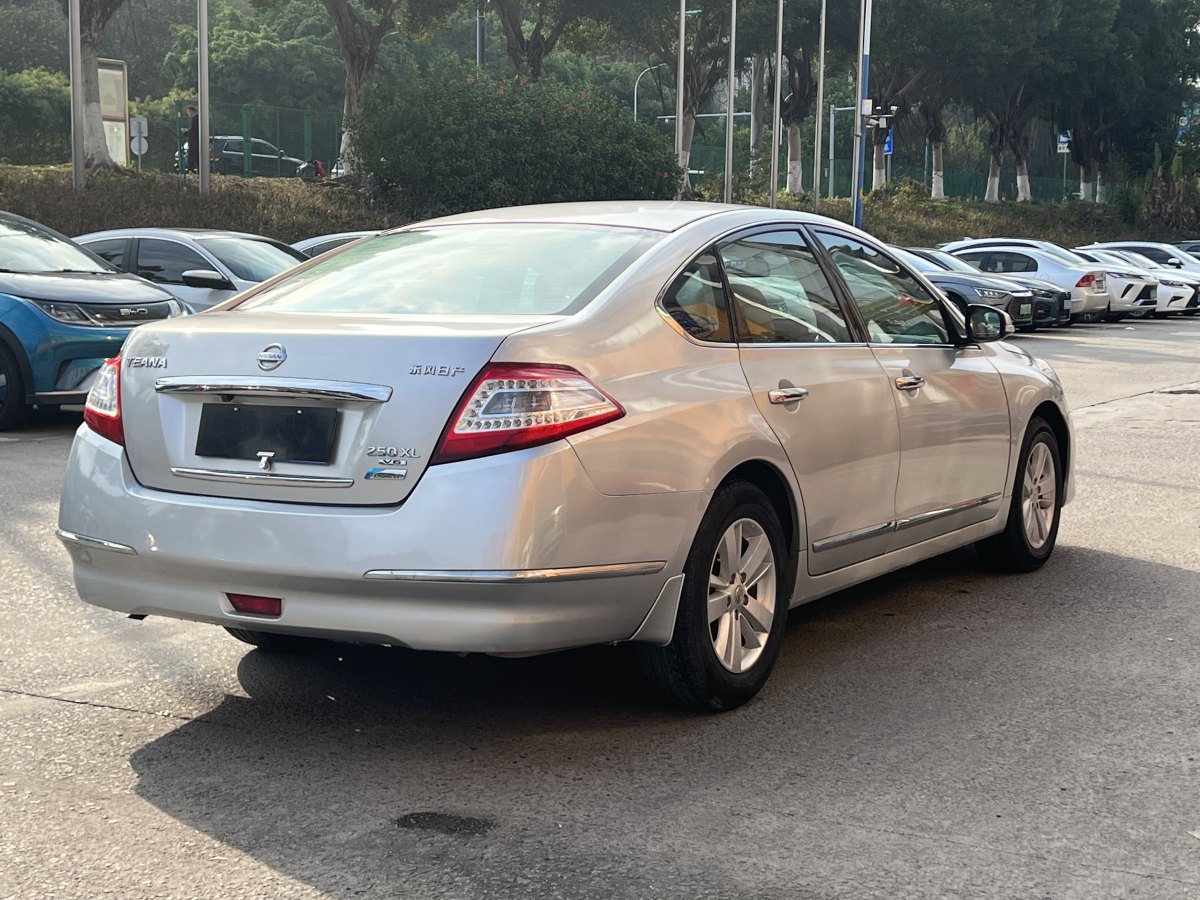 日產(chǎn) 天籟  2011款 2.0L XE標(biāo)準(zhǔn)版圖片