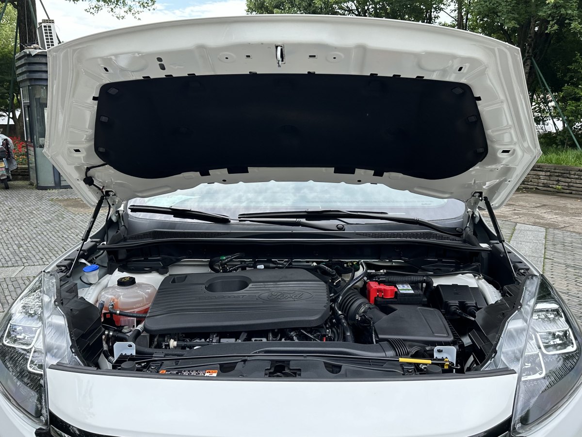 福特 銳際  2024款 EcoBoost 245 兩驅(qū)耀享款圖片