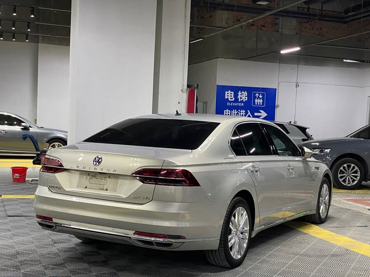 大眾 輝昂  2016款 380TSI 兩驅(qū)至尊版圖片