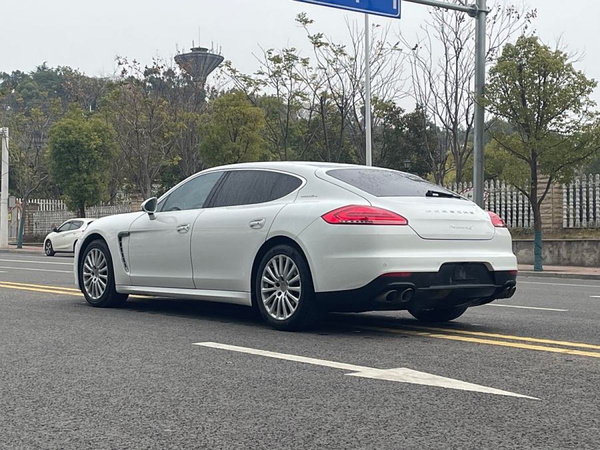 保時(shí)捷 Panamera  2014款 Panamera 4 Executive 3.0T圖片