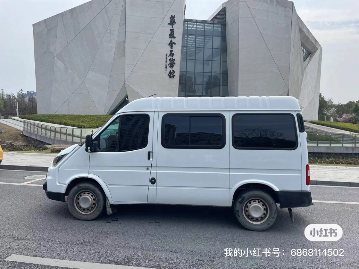 江铃 特顺  2019款 2.8T商运型长轴中顶6座后单胎国VI JX493图片