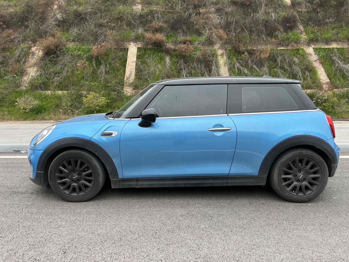 MINI COUNTRYMAN  2018款 1.5T COOPER 經(jīng)典派圖片