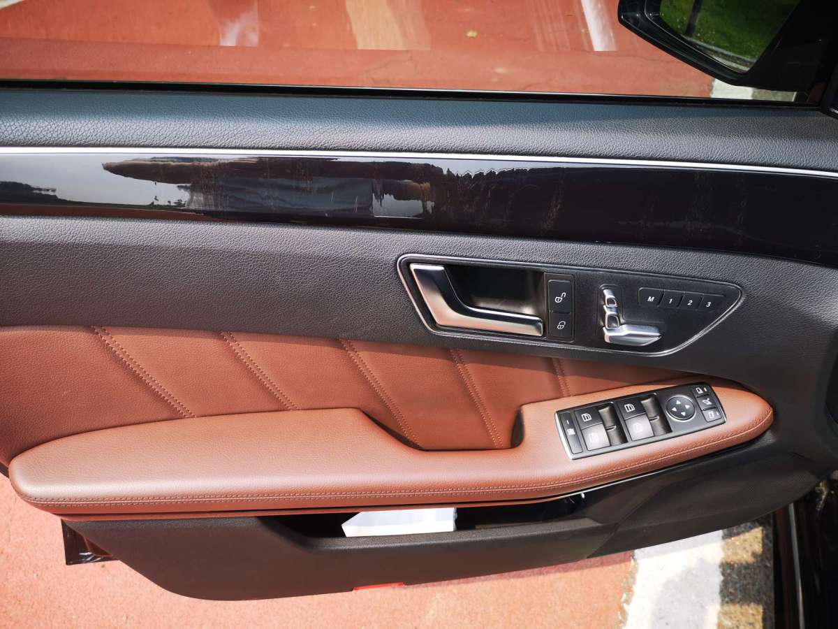 2014年6月奔驰 奔驰E级  2014款 改款 E 300 L 运动型