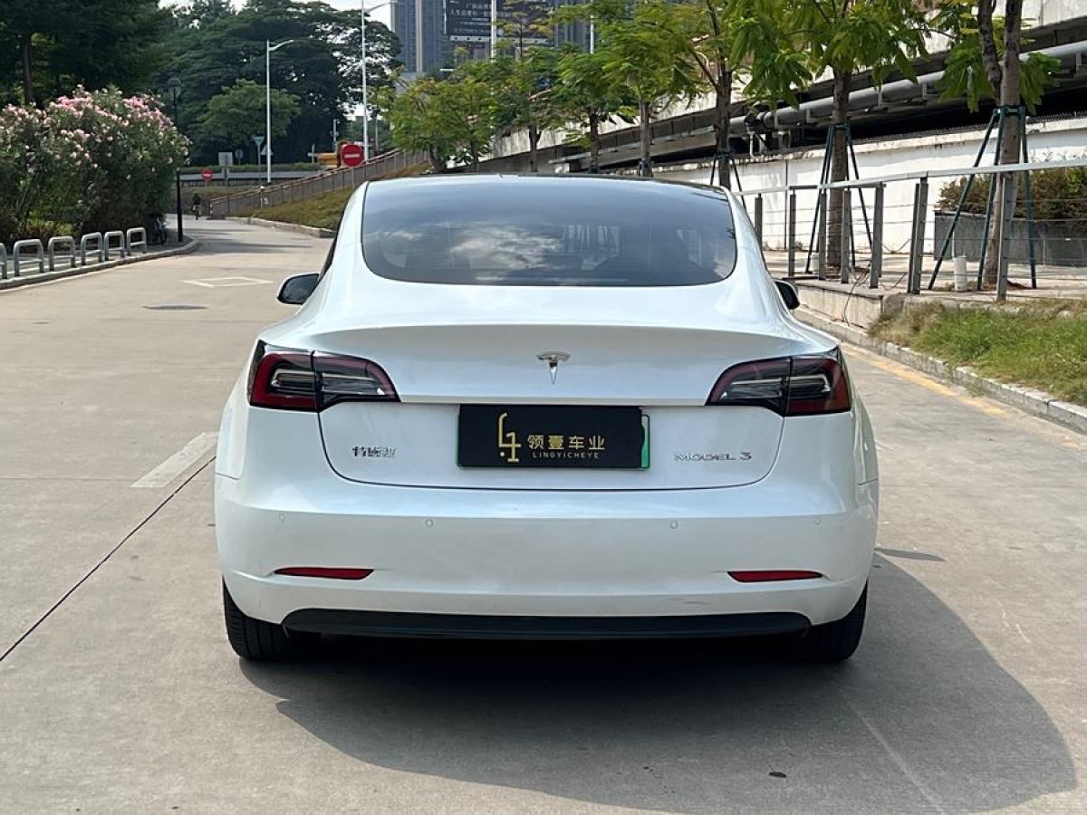 特斯拉 Model Y  2021款 改款 標(biāo)準(zhǔn)續(xù)航后驅(qū)升級版圖片