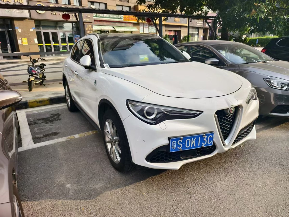 2019年6月阿爾法·羅密歐 Stelvio  2017款 2.0T 200HP 豪華版