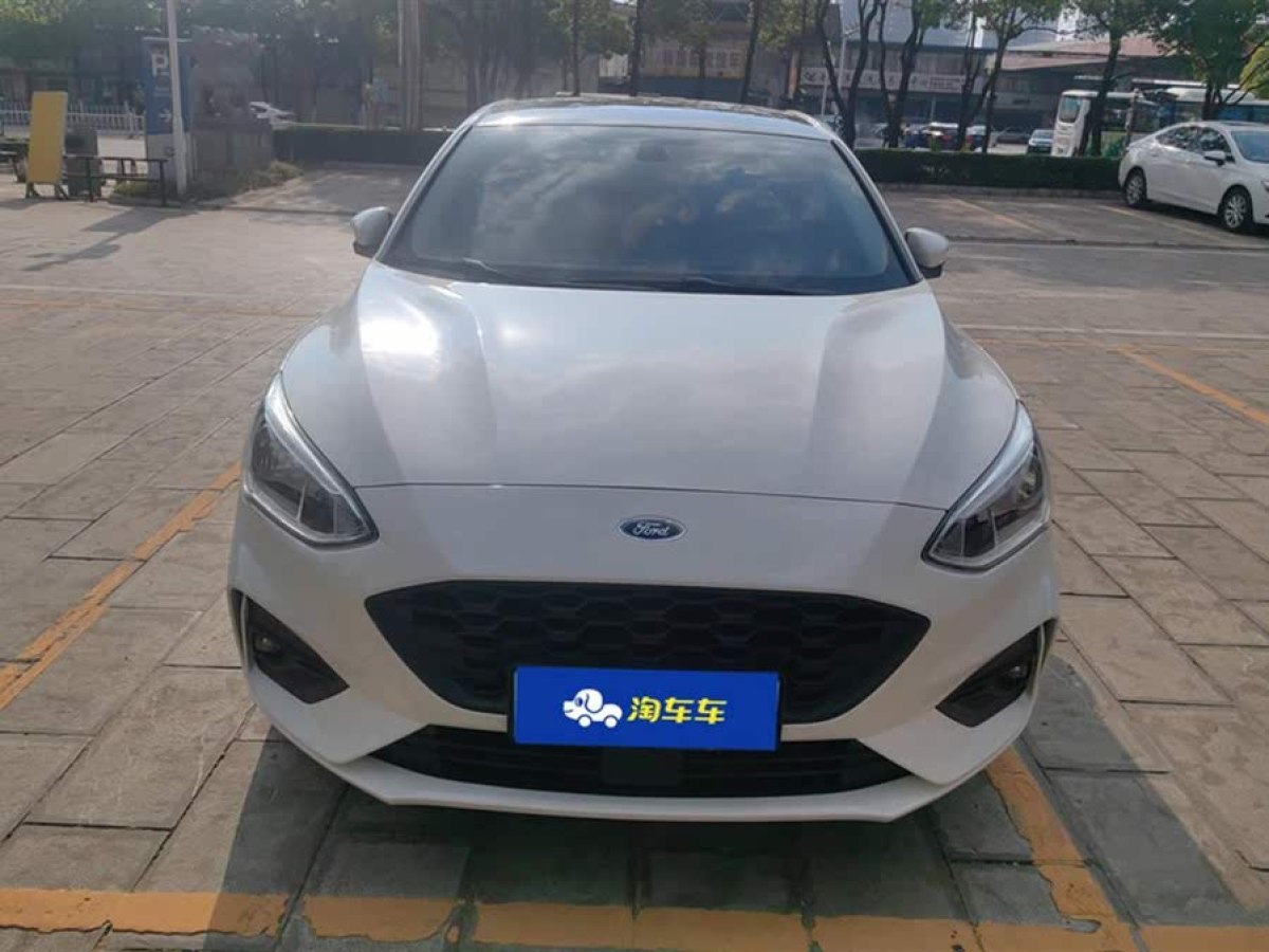 福特 ?？怂? 2020款 三廂 EcoBoost 180 自動鋒潮型圖片