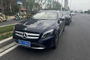 奔馳GLA 奔馳 GLA 200 時(shí)尚型