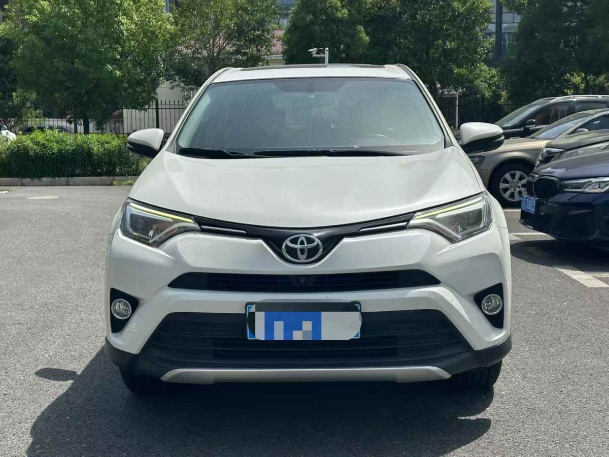 豐田 RAV4榮放  2018款 2.0L CVT兩驅(qū)風(fēng)尚X版圖片
