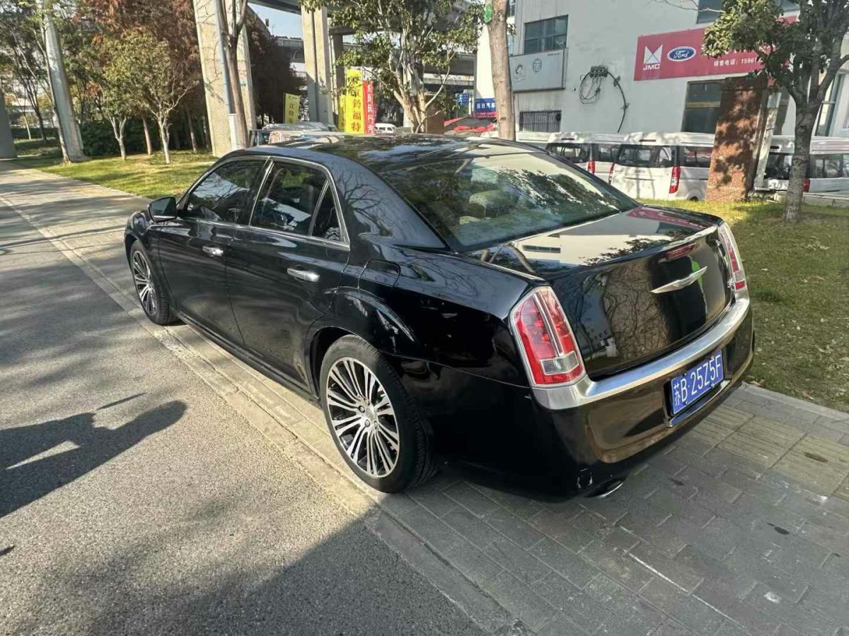 克萊斯勒 300C  2014款 3.0L 卓越版圖片