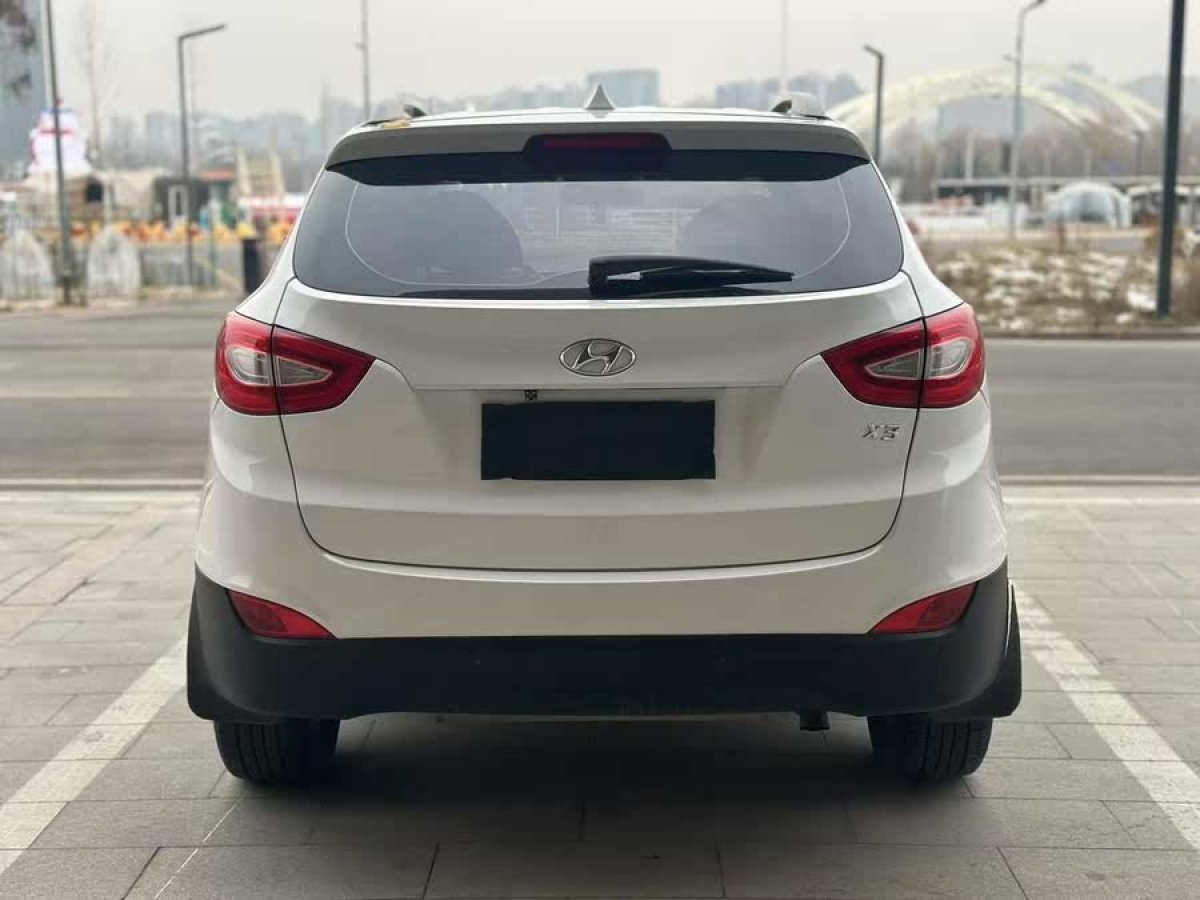 現(xiàn)代 ix35  2015款 2.0L 自動(dòng)兩驅(qū)智能型 國(guó)IV圖片