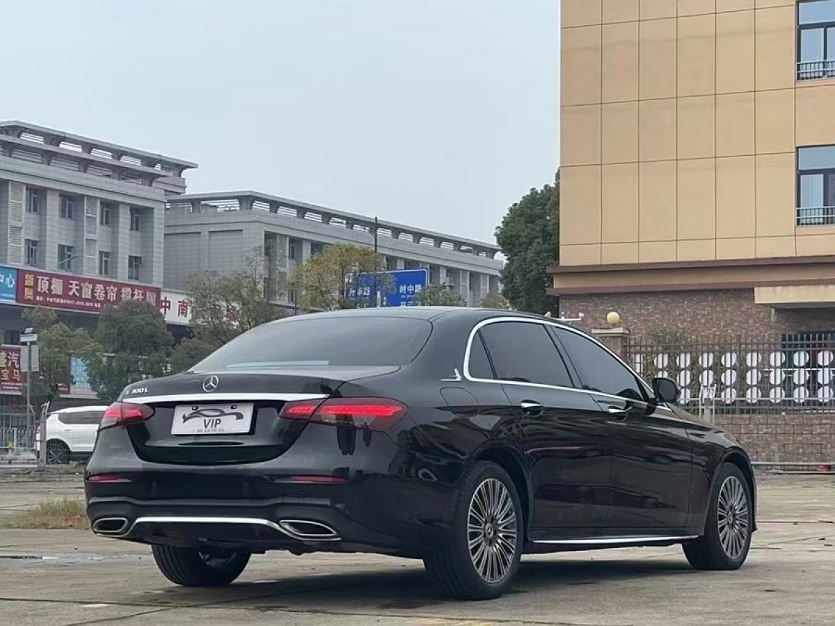 奔馳 奔馳E級(jí)  2022款 改款 E 300 L 豪華型圖片