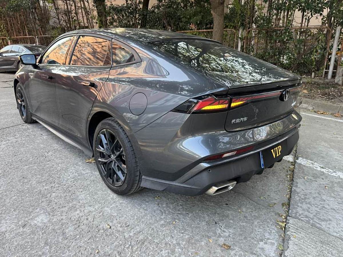 長(zhǎng)安 長(zhǎng)安UNI-V  2024款 1.5T 尊享型圖片