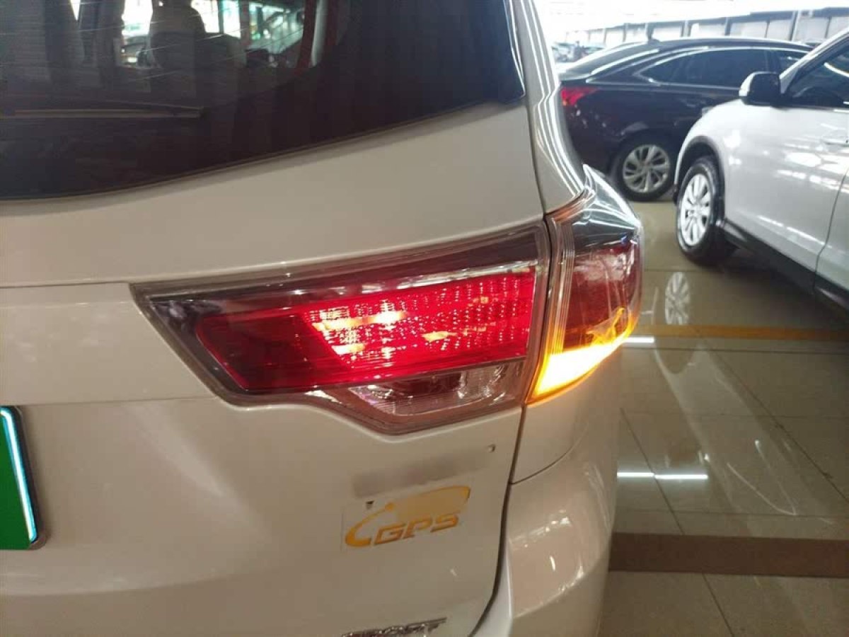 豐田 漢蘭達(dá)  2015款 2.0T 兩驅(qū)豪華版 7座圖片