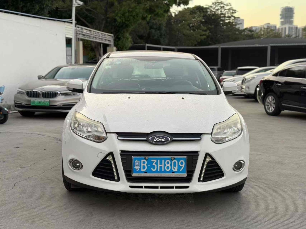 福特 ?？怂? 2012款 兩廂 1.6L 自動(dòng)風(fēng)尚型圖片