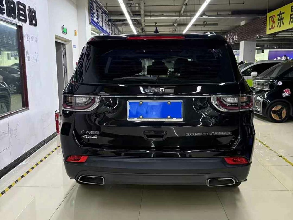 Jeep 大指揮官  2020款 2.0T 兩驅(qū)領(lǐng)先版圖片