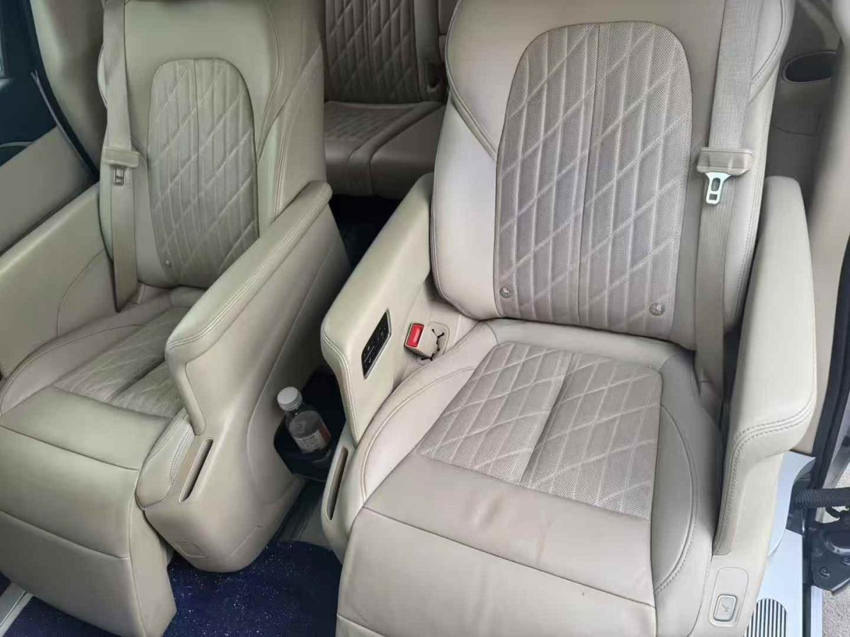 上汽大通 上汽大通MAXUS T90房車(chē)  2022款 2.0T探索家T90縱橫越野綠-防爆漆圖片