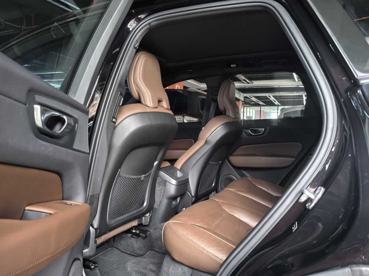 沃爾沃 XC60  2024款 B5 四驅(qū)智遠(yuǎn)豪華版圖片