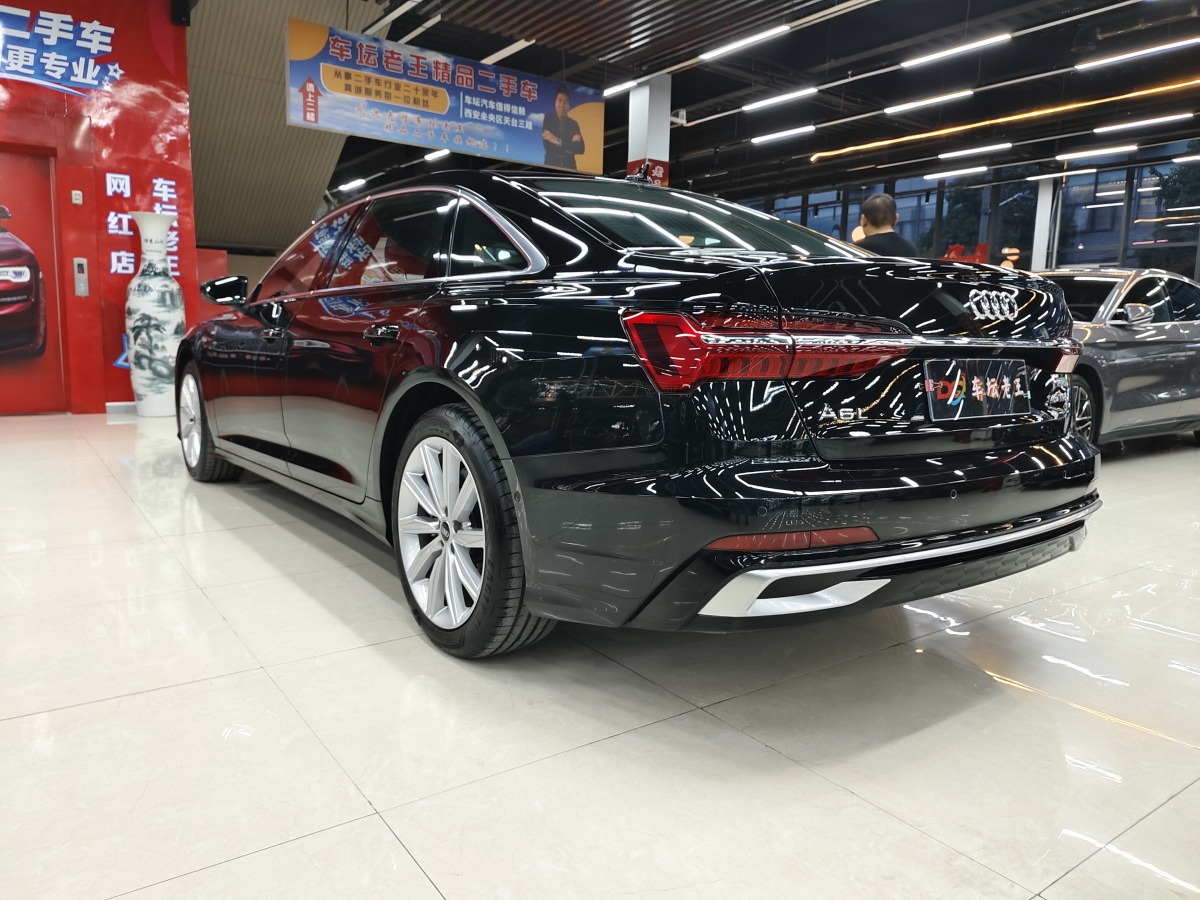 奧迪 奧迪A6L  2023款 改款 45 TFSI 臻選動(dòng)感型圖片