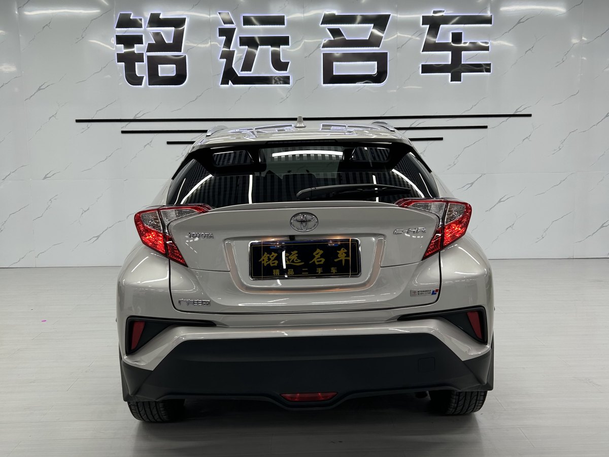 2020年6月豐田 C-HR  2020款 2.0L 領(lǐng)先版