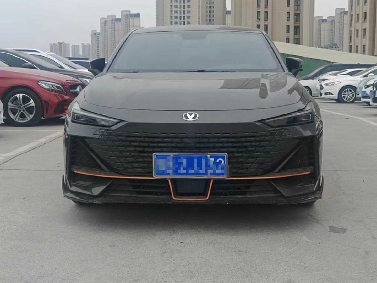 長(zhǎng)安 長(zhǎng)安UNI-V  2022款 1.5T 運(yùn)動(dòng)版圖片