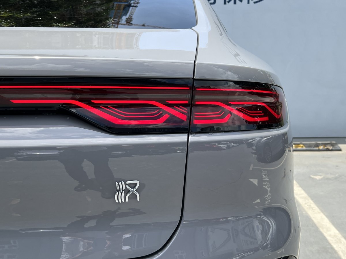 2024年12月比亞迪 漢  2025款 DM-i 125KM尊榮型