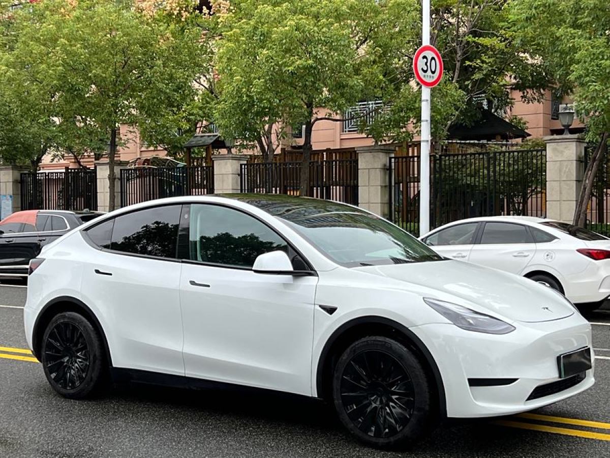 特斯拉 Model 3  2023款 煥新版 后輪驅(qū)動(dòng)圖片