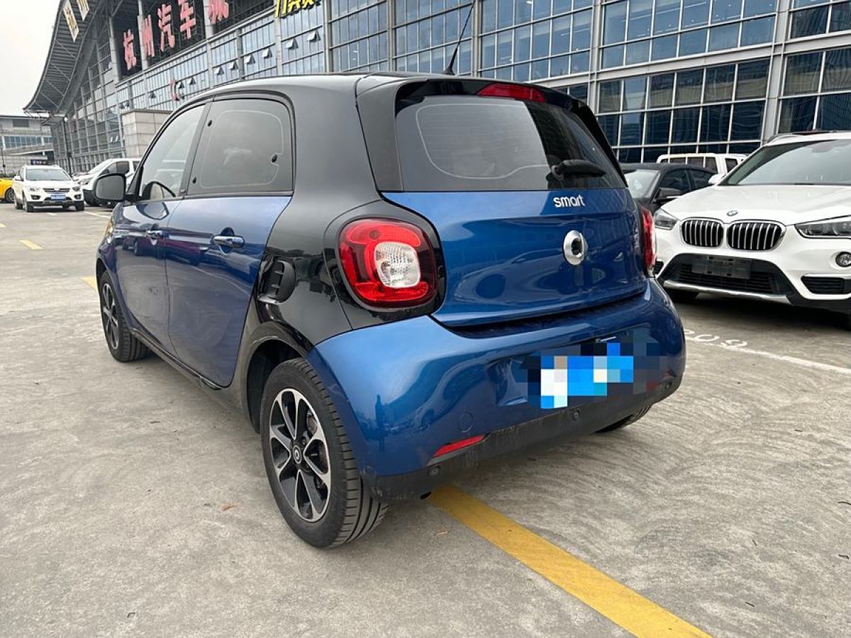 smart forfour  2016款 1.0L 52千瓦激情版圖片