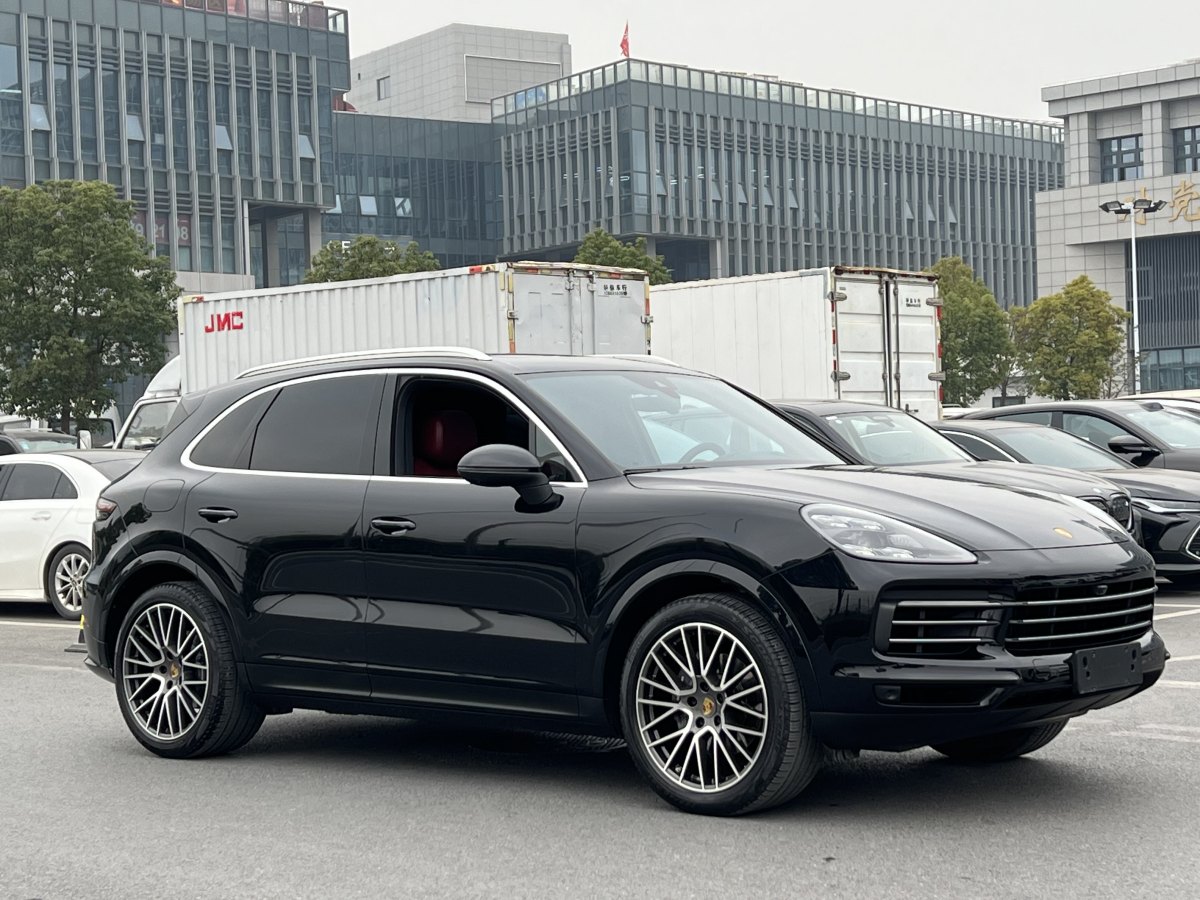 保時(shí)捷 Cayenne  2022款 Cayenne 3.0T 鉑金版圖片