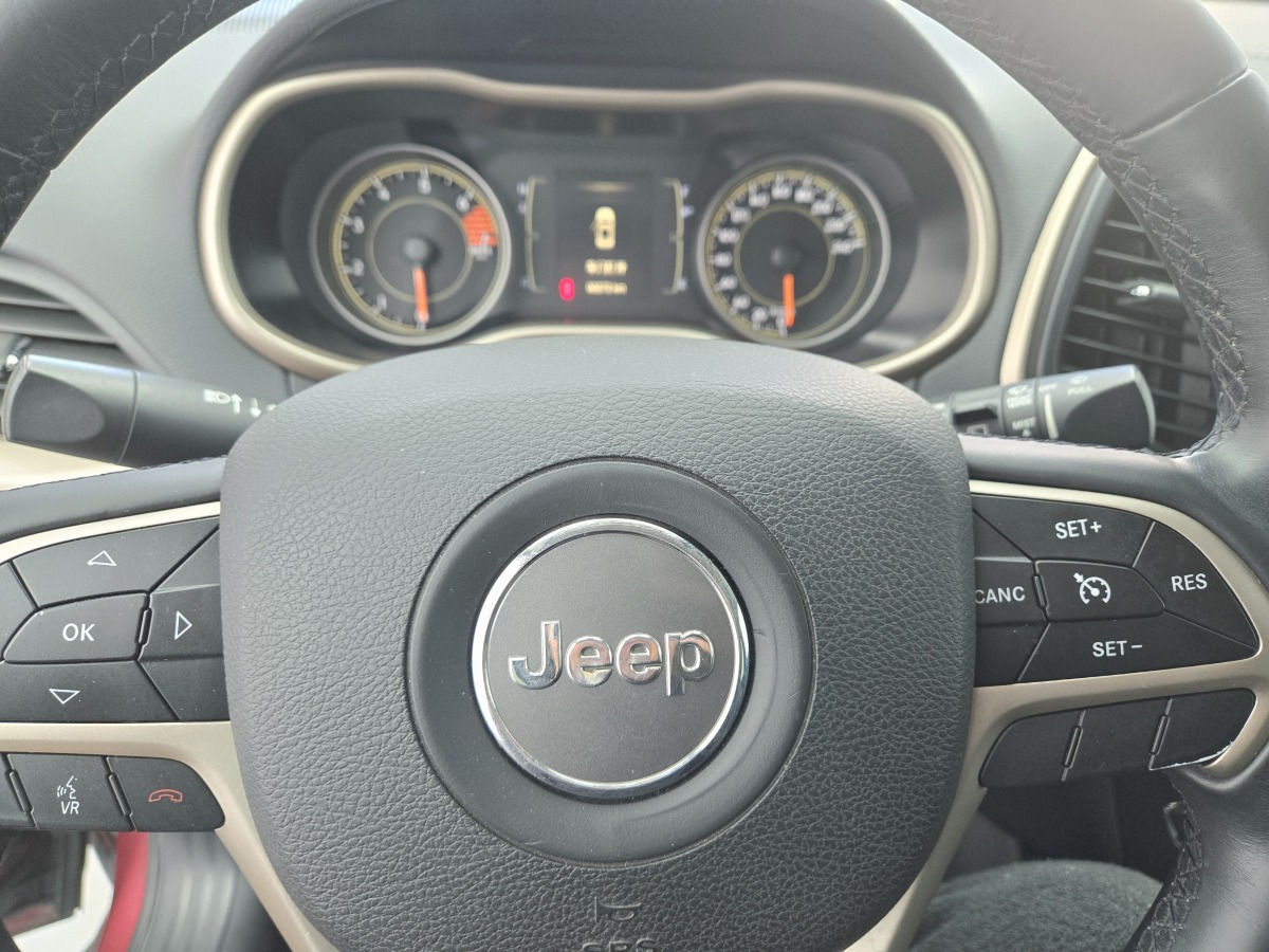 2016年11月Jeep 自由光  2016款 2.4L 領(lǐng)先版